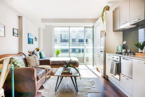 Sunshine City Loft! - Suburb Australia 0