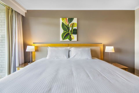Super Convenient Apartment With Garden Views - Suburb Australia 1