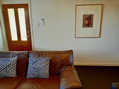 Superb 2 BR Apartment Minutes To CBD- Cen7 - Suburb Australia 0
