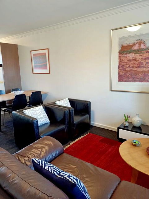 Superb 2 BR Apartment Minutes To CBD- Cen7 - Suburb Australia 3