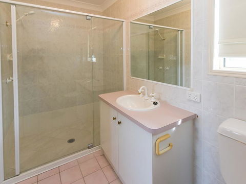 Superb Location - Hervey Bay - Suburb Australia 1