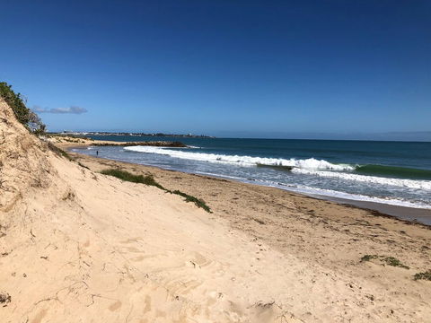 Surf And Sun In Silver Sands - Suburb Australia 1