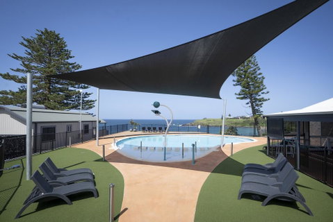 Surf Beach Holiday Park - Suburb Australia 0