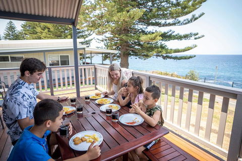 Surf Beach Holiday Park - Suburb Australia 1