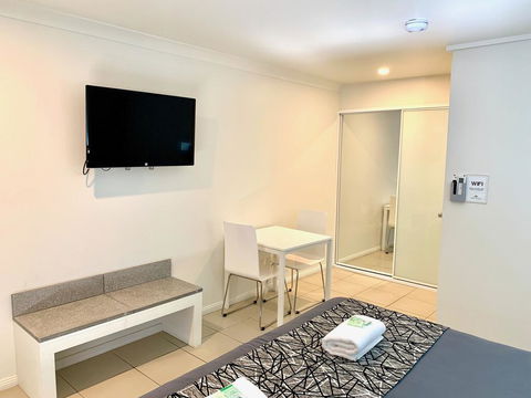 Surf Beach Motel Coffs - Suburb Australia 2