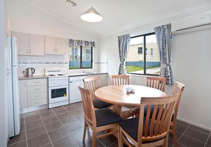 Surf Beach Narooma Holiday Park - Suburb Australia 1