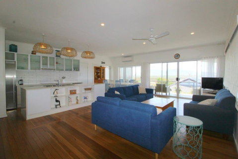 Surf Break & Ocean Break - Suburb Australia 1