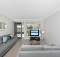 Surf Break - 10A Tuna Downstairs - Suburb Australia