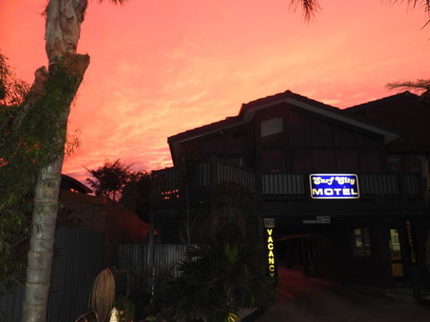 Surf City Motel - Suburb Australia 0