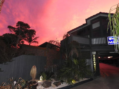 Surf City Motel - Suburb Australia 2