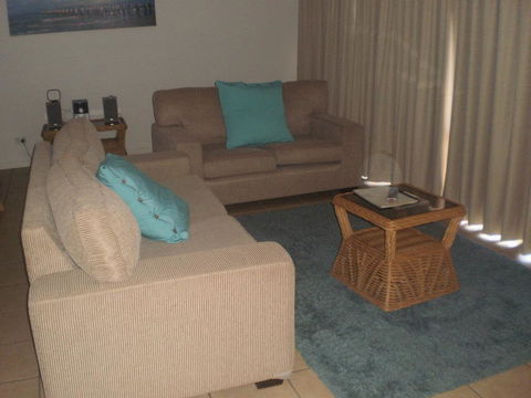 Surf Club Apartments - Suburb Australia 2