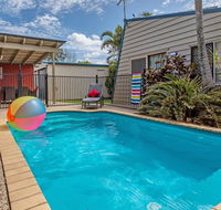 Surf Club House Pet Friendly Sunshine Coast Holiday House Marcoola - Suburb Australia