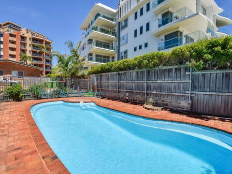 Surf Side Palms 12 - Suburb Australia 2