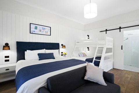 Surfaris Retreat - Suburb Australia 0