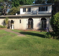 Surfer's Rest in Berrara - Suburb Australia