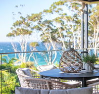 Surfers Beach House - Suburb Australia