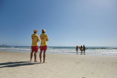 Surfers Beachside Holiday Apartments - Suburb Australia 1