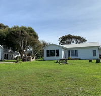 Surfside Backpacker - Suburb Australia