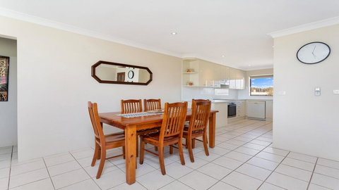 Surfspray 3 - Pebbly Beach - Suburb Australia 3