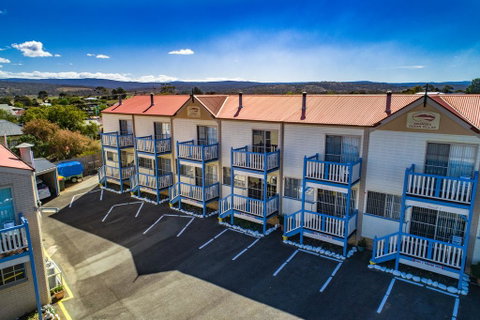SWANSEA VILLAS - Suburb Australia 2
