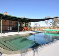 Talga Escape Rothbury with pool and views - Suburb Australia