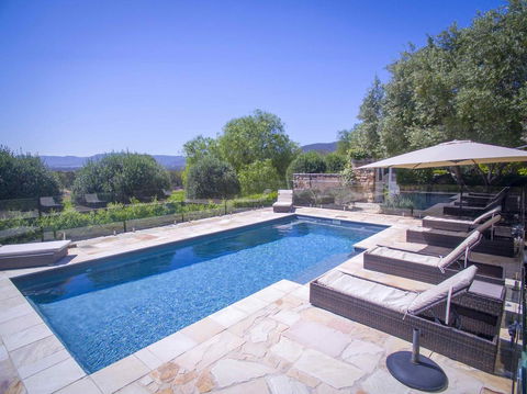 Talits Vineyard Estate - Suburb Australia 3