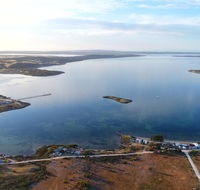 Tall Pines Beach House at Mount Dutton Bay part of Coffin Bay waterways - Suburb Australia
