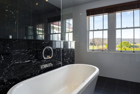 Tarraleah Lodge - Suburb Australia 1