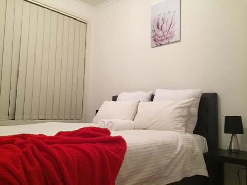Tasha's Apartments On Kerry - Suburb Australia 0