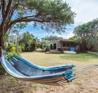 Tasman Surf House - so close to the beach - Suburb Australia
