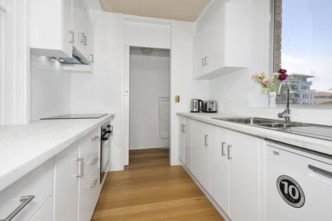 Tasman Towers - Unit 13 - Suburb Australia 2