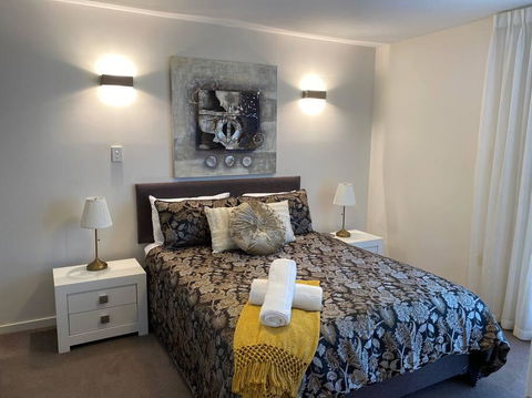 TERRACE LUX FULLY AIR 2 CAR FREE NETFLIX WIFI WINE - Suburb Australia 1
