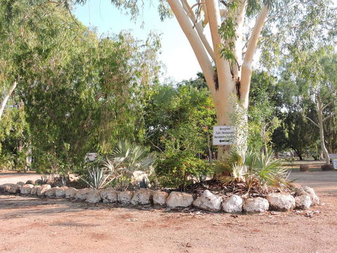 Territory Manor Motel & Caravan Park - Suburb Australia 2