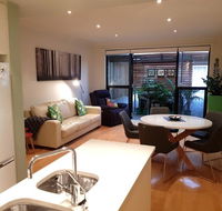 The Artisan - 3BR House In The City - Suburb Australia