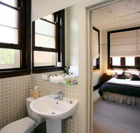 The Bank Guesthouse - Suburb Australia