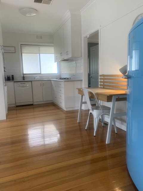 The Batch On Benyon , Fresh And Cute As A Button - Suburb Australia 2