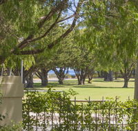 The Beach Retreat - Suburb Australia