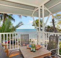The Beach Shack 3BR Waterfront Resort Own WIFI - Suburb Australia