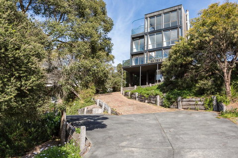 The Blairgowrie Glasshouse: 360 Views - Suburb Australia 2