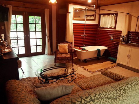 The Cabin - Suburb Australia 0