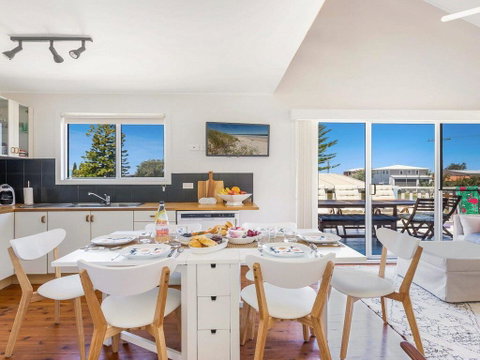 The Chalet At Callala Beach - Beach House Character - Suburb Australia 3