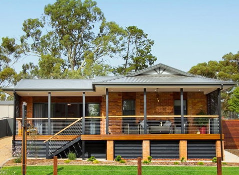 The Clyde Greenock - Suburb Australia 2