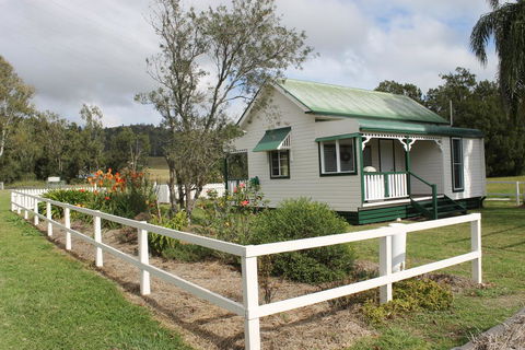 The Dollhouse Cottage - Suburb Australia 1
