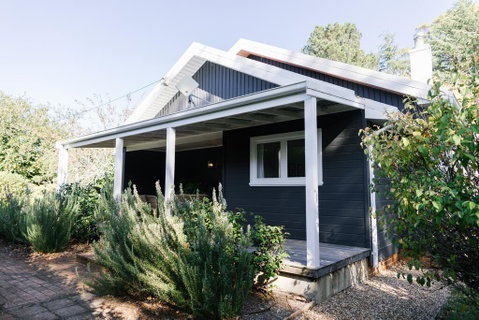 The Farm House At Springfield - Suburb Australia 0