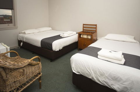 The George Hotel - Suburb Australia 2