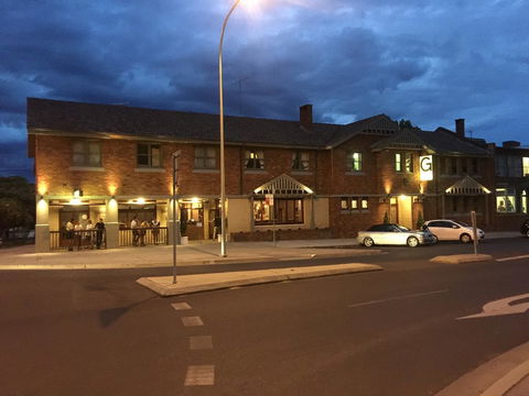 The George Hotel - Suburb Australia 0