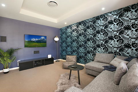 The Grape Escape - Suburb Australia 1