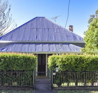 The Grey House - Suburb Australia