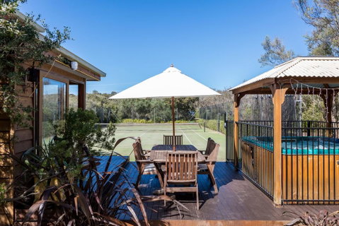 The Heyfield Hideaway: Tennis & Spa - Suburb Australia 3