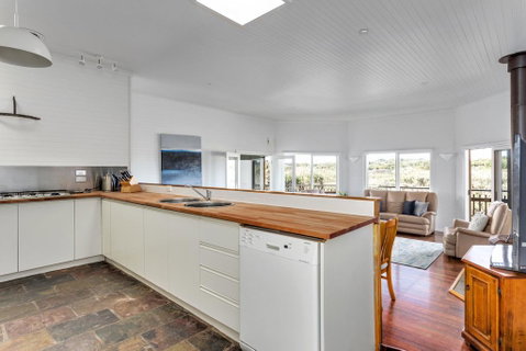 The Heyfield Hideaway: Tennis & Spa - Suburb Australia 2